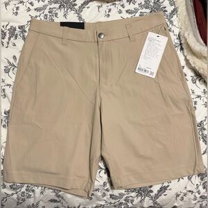Lululemon Athletica Men's Commission shorts 9”